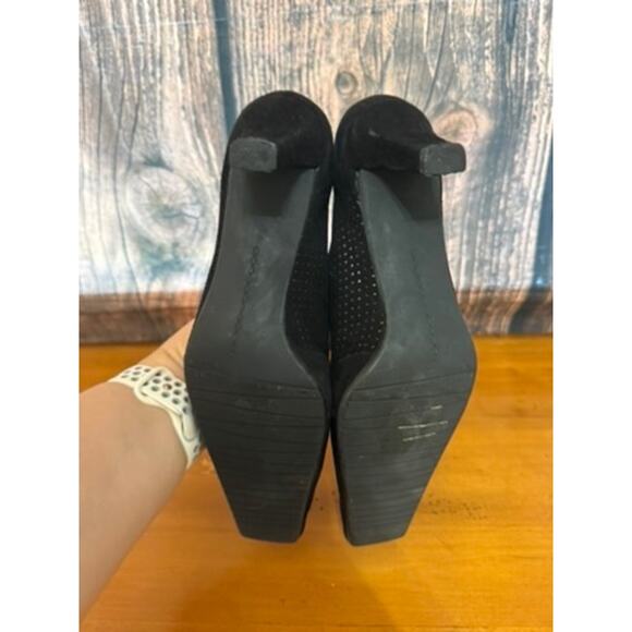 Stuart Weitzman Women's Black Suede Block Heel Pumps Size 7 Vintage - Picture 8 of 8